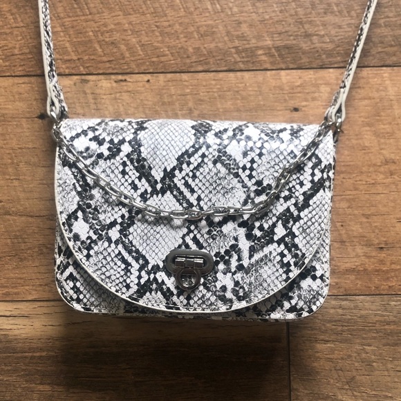 Urban Outfitters Snake Skin Purse - Picture 3 of 6